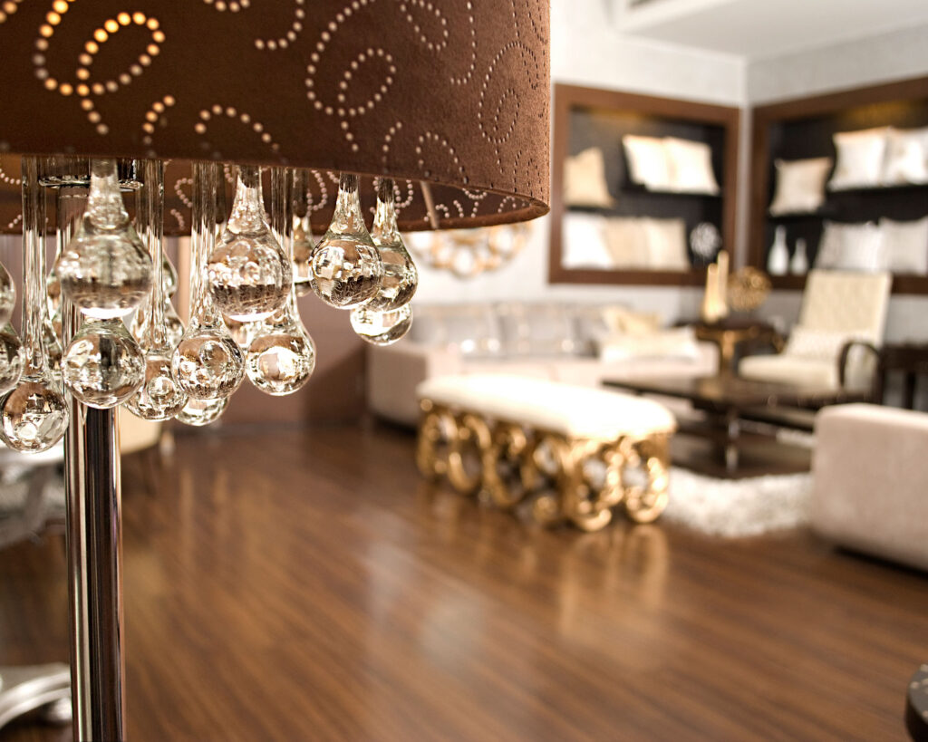 ACCESSORIES & STYLING